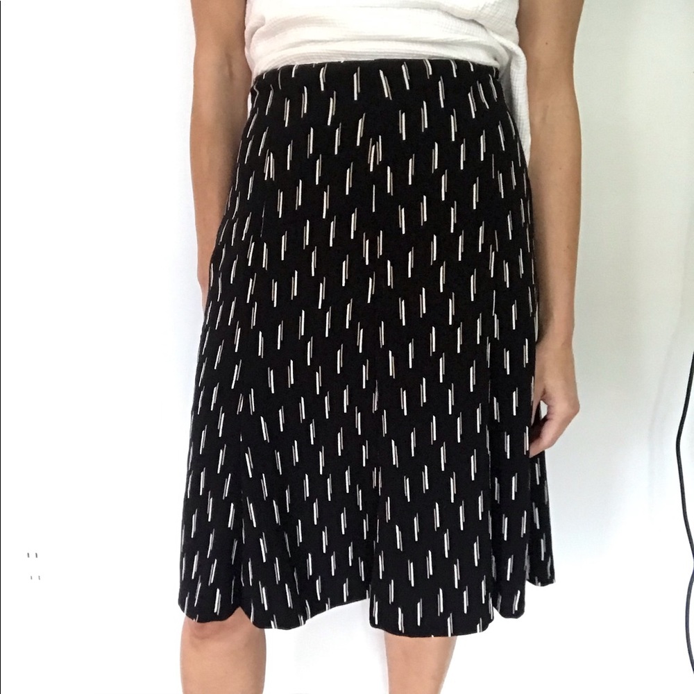 ANN TAYLOR black patterned skirt